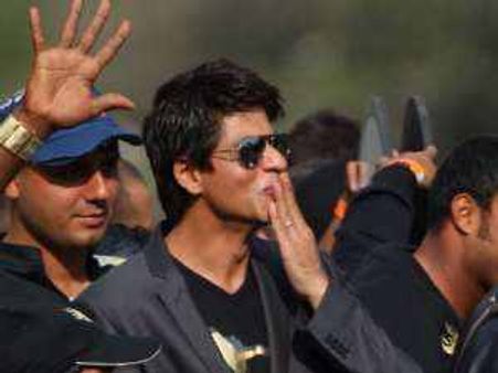 IPL 5 में सिगरेट पीना शाहरूख को पड़ेगा महंगा