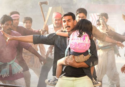 बॉलीवुड में बड़े दिलवाले हैं खिलाड़ी अक्षय