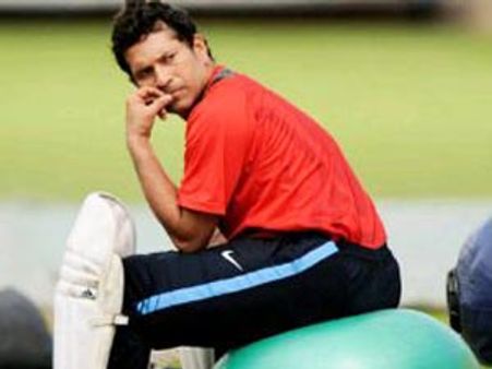 क्रिकेटर हैं, क्रिकेट पर ही ध्यान दें सचिन: संजय दत्त