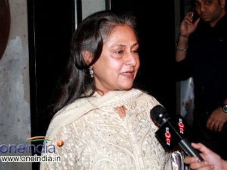 राज्य सभा में रेखा के पास बैठना नहीं चाहती जया