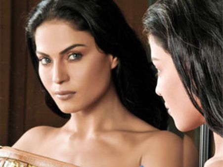 दो दो वीना मलिक - दाल में कुछ काला है