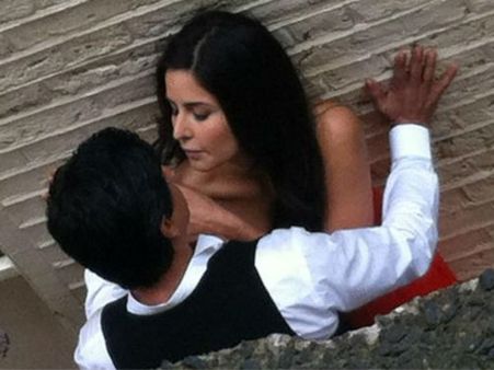 सल्लू की 'कैट' के साथ इश्क फरमा रहे हैं शाहरुख