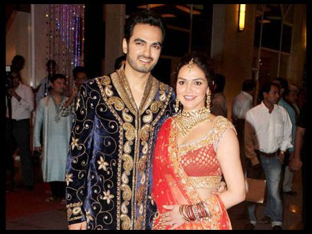 अपनी संगीत सेरेमनी में जमकर थिरके ईशा-भरत, शादी 29 को