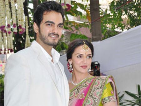 ईशा की शादी ने दिखाई देओल परिवार की हकीकत