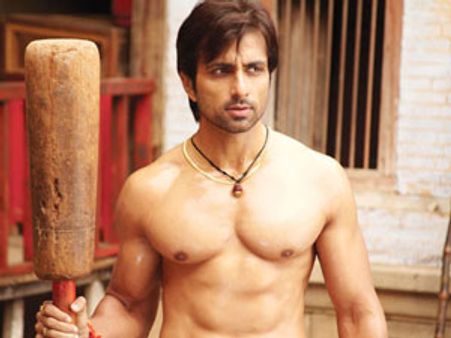 'दबंग' नहीं मेरी 'जंजीर' है 'मैक्सिमम' :सोनू सूद