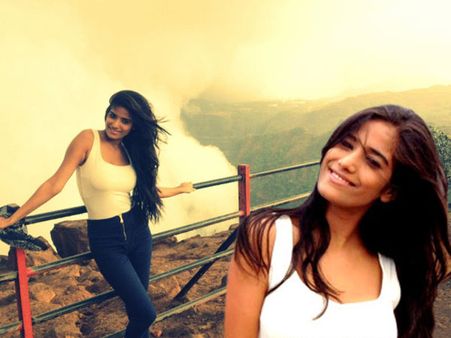 लोनावाला में पूनम पांडे का फोटोशूट