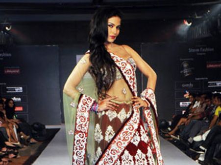 रमजान माह में धार्मिक महिला के रुप में दिखेंगी वीना मलिक