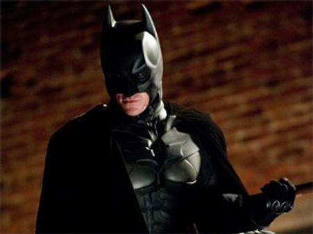 बैटमैन पार्ट 3 के प्रीमियर पर नकाबपोशों का हमला, 14 मरे