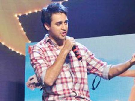 इमरान ने अपनाए आमिर के तरीके