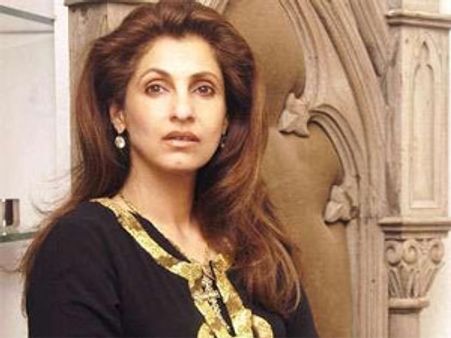 जायदाद से बेदखल होने के बावजूद काका की 13 वीं पर आशीर्वाद पहुंची डिम्पल