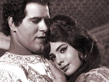 बॉलीवुड ने छीन लिया था दारा सिंह से मुमताज को