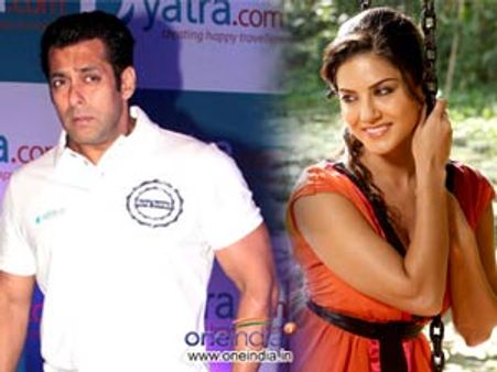 सलमान 'संग' सीन करना चाहती हैं सन्नी!