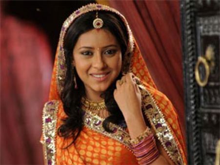 क्या शिव की मां बनाएगी आनंदी को अपनी बहू?