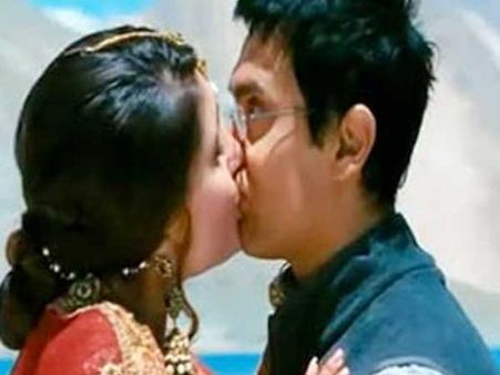 टॉप 6 लिपलॉक- तीसरे नंबर पर करीना -आमिर