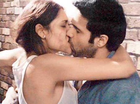 20 मिनट का किसिंग रिकार्ड इमरान-ईशा के नाम