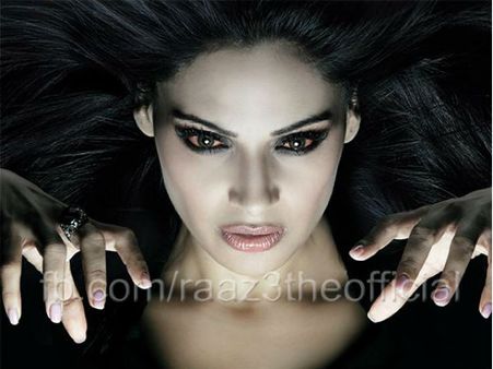 राज़ 3 हुई सुपरहिट- फर्स्ट वीकेंड कलेक्शन 34-36 करोड़