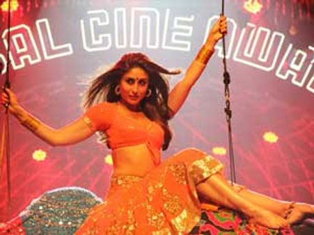 जी के मंच पर करीना ने खोली शोभा की पोल