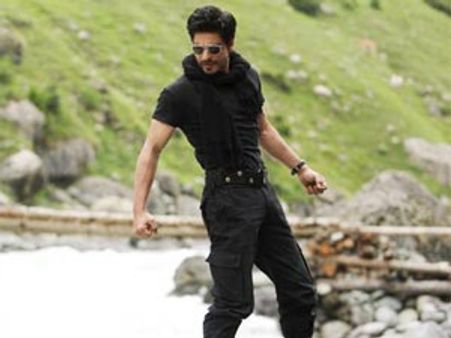 किसकी जुल्फें हैं शाहरुख के लिए अनमोल