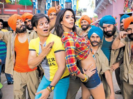 डबल मीनिंग वाली फूहड़ फिल्म है केएलपीडी