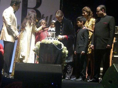 इंडियन आइडल विपुल संग काटा अमिताभ ने बर्थडे का केक
