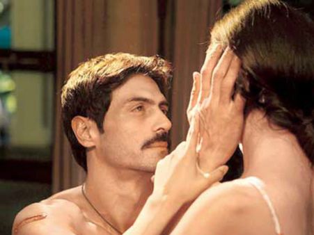 अब चक्रव्‍यूह में खुलेआम गरियाये जायेंगे टाटा-बिरला