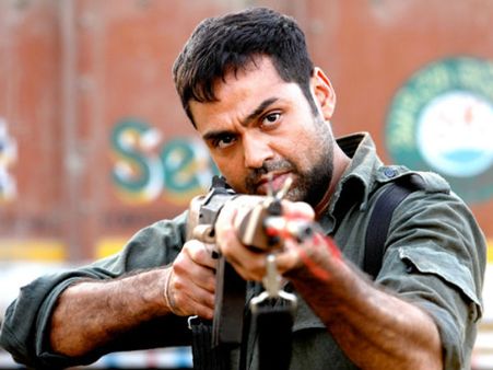 दिल पर दस्तक देती है झा की चक्रव्यूह