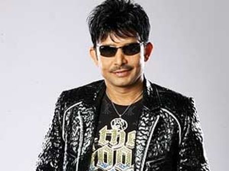 हुमा संग हमबिस्तर होना चाहते हैं कमाल खान