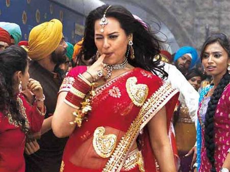 फराह खान से किसी तरह की दुश्मनी नहीं : सोनाक्षी सिन्हा