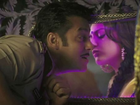 निर्भीक हैं सोनाक्षी, आखिर बेटी किसकी हैं!