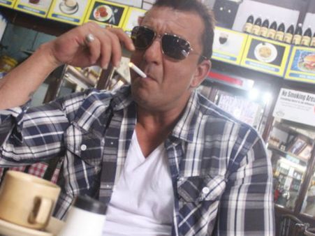 Exclusive: दुखी और परेशान थे संजू इसलिए खाया तंबाकू