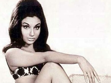 बिना इस्लाम के ही पटौदी की बहू-बेगम हैं करीना: शर्मिला टैगोर