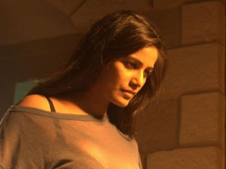 जब नशे में लड़खड़ा पड़ी नशीली पूनम