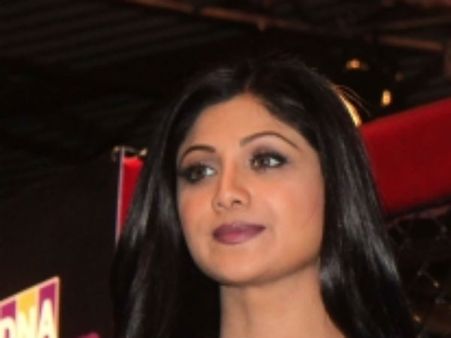 महाकुंभ के लिए संगमनगरी पहुंची शिल्पा शेट्टी