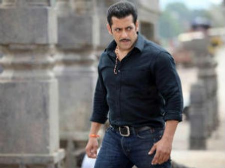 बीमार सलमान को उनके फैन्स दे रहे नसीहत