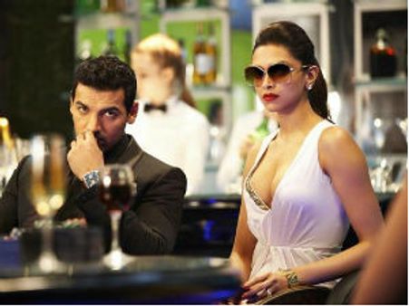 अब दीपिका भी दौड़ेंगी 100 करोड़ रेस में!