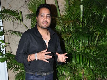 मीका और विवाद जैसे चोली-दामन