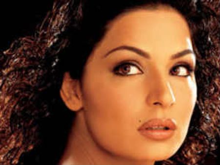 महेश भट्ट के बाद सलमान की दिवानी हुईं 'मीरा'