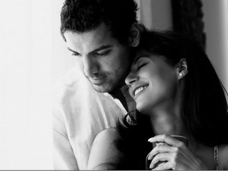 सेक्सी है जॉन-चित्रांगदा की जोड़ी