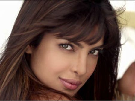 सच में आइटम हैं प्रियंका!