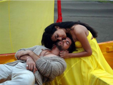 सोनल को 3 बार सलीके से किस करेंगे नील