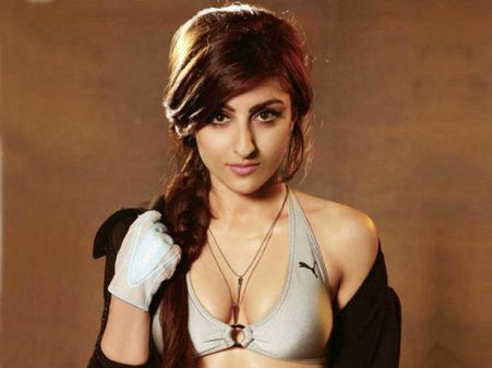 शाही खानदान की कहे जाने से चिढ़ गईं सोहा अली