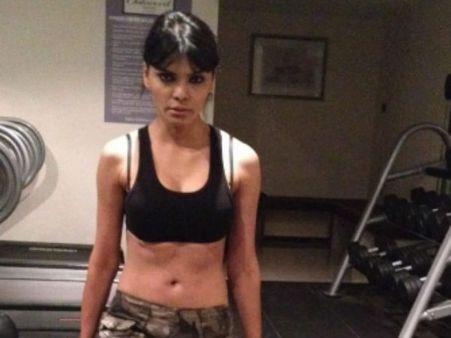 पेड सेक्स के कारण शर्लिन को मिली कामसूत्र 3d!