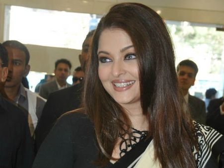 खत्‍म होने वाली है ऐश्‍वर्या राय की मैटरनिटी लीव