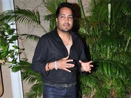 मीका के फार्म हाउस को किया गया सील!