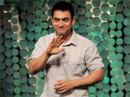 बॉम्बे टॉकीज में आमिर दिखेंगे ब्लैक एंड व्हाइट