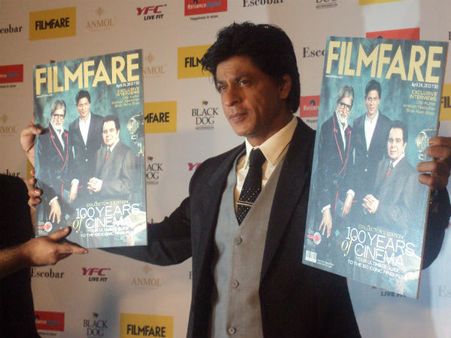 जानिये क्या क्या हुआ जब फिल्मफेयर मैगजीन लॉंच पर आए शाहरुख