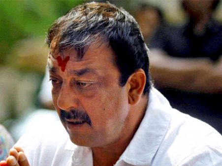 'पुलिसगिरी' के सेट पर रो पड़े संजू बाबा