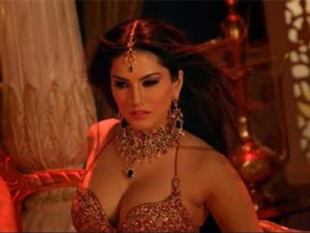 खुश क्‍यों न हों सन्‍नी जब लैला ने दिलाये 1.5 करोड़