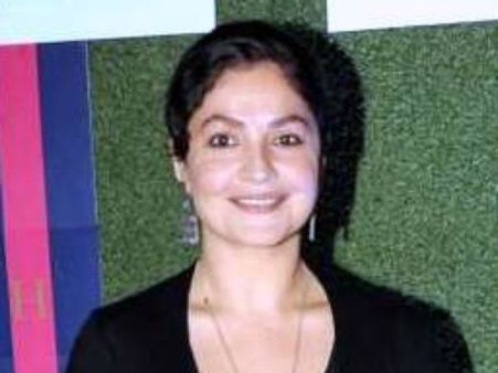 पूजा पर वार करो, सन्नी पर नहीं