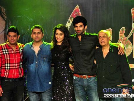 आशिकी 2 पार्टी- श्रृद्धा ने कहा सॉरी देर से आऩे के लिए!